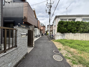 【前面道路含む現地写真】