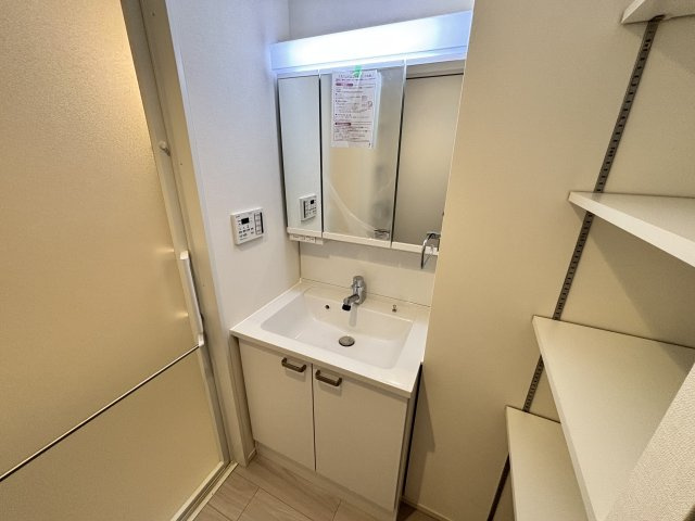 RJRプレシア川口の独立洗面台