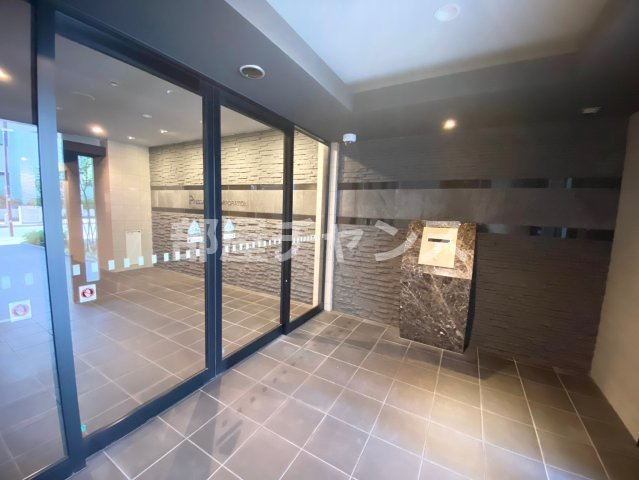 プレサンス錦ラウムのエントランス