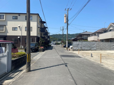 【前面道路含む現地写真】 | 【NEXT-STEP HOME】◆ネクスタウン道善◆3号地◆魅力的なセットプランもぜひご覧ください♪ | ◆現地（2026年5月）撮影◆前面道路は６メートル幅があります
