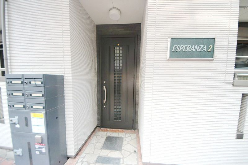 豊島区池袋３丁目のアパートのエントランス