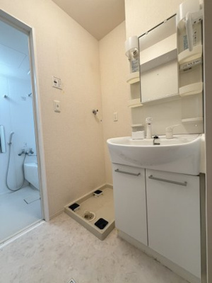 【玄関】 | ソルティアA | 同型・現況優先（写真は301号室）