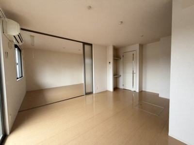 【居間・リビング】 | ソルティアA | 同型・現況優先（写真は301号室）