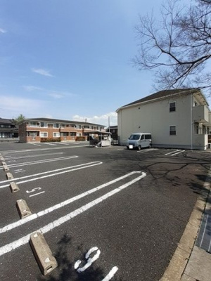 【駐車場】 | パストラーレⅡ　2LDKH | 車をお持ちの方に嬉しい駐車場付きの物件です
