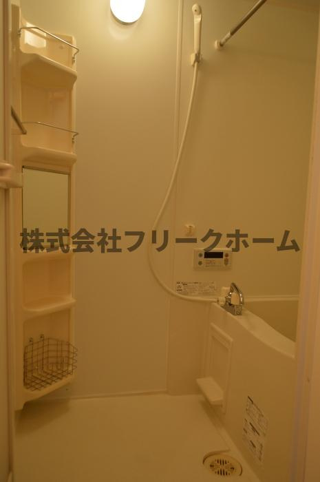 三鷹市牟礼３丁目のアパートの浴室