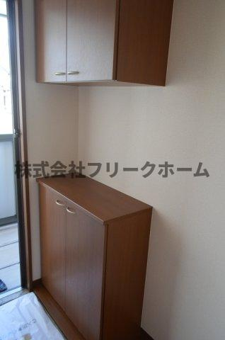 三鷹市牟礼３丁目のアパートの玄関