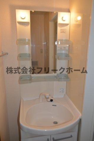 三鷹市牟礼３丁目のアパートの洗面所