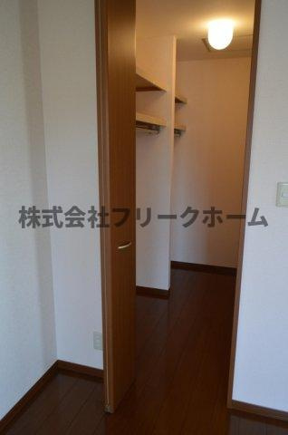 三鷹市牟礼３丁目のアパートの収納