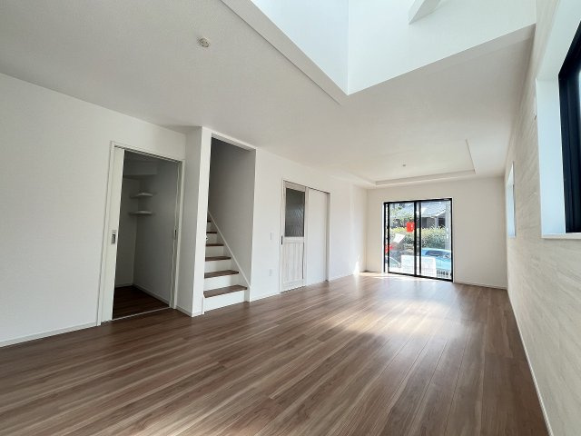 【居間・リビング】 | 福岡市東区舞松原3丁目1期　3号棟（全3棟）【仲介手数料無料・0円】 | 現地写真。