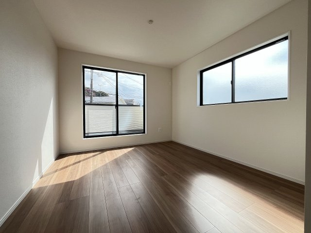 【寝室】 | 福岡市東区舞松原3丁目1期　3号棟（全3棟）【仲介手数料無料・0円】 | 現地写真。2階主寝室です。