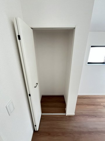 【収納】 | 福岡市東区舞松原3丁目1期　3号棟（全3棟）【仲介手数料無料・0円】 | 現地写真。