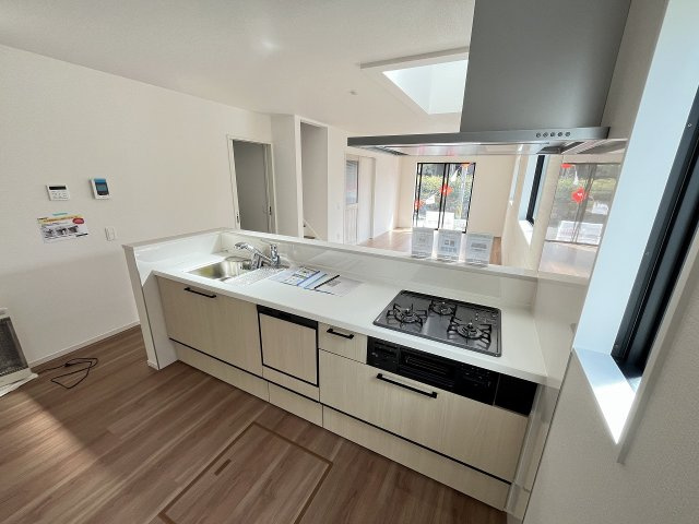 【キッチン】 | 福岡市東区舞松原3丁目1期　3号棟（全3棟）【仲介手数料無料・0円】 | 現地写真。