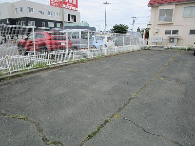 コーポサンライズの駐車場|駐車場があります