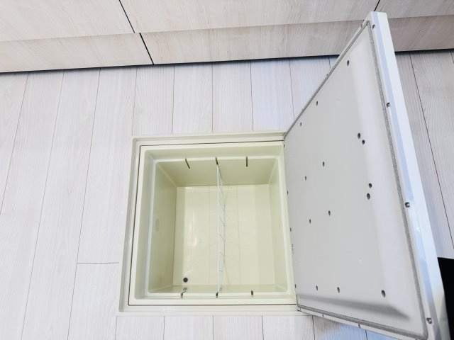 市川市宮久保６丁目新築戸建【宮久保小学校：8分】のキッチン|キッチン床下収納