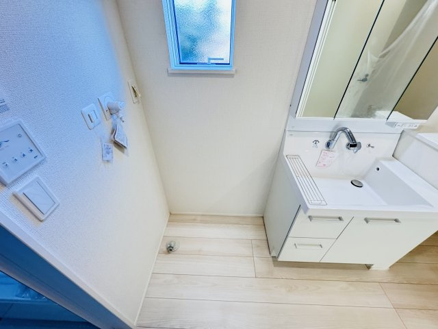 市川市宮久保６丁目新築戸建【宮久保小学校：8分】のランドリースペース|洗濯機置き場・乾燥機用ガス栓つき