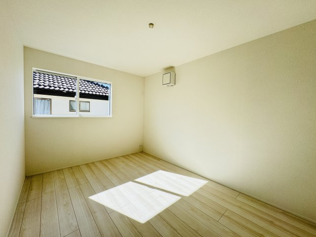 市川市宮久保６丁目新築戸建【宮久保小学校：8分】の子供部屋|6.7帖洋室