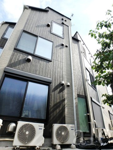 STAYGOLD EGOTA(ステイゴールド エコダ)の外観|黒を基調としたシックでお洒落な外観です。