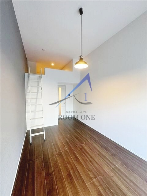 シュガール西前の居間・リビング|洋室のお部屋です。