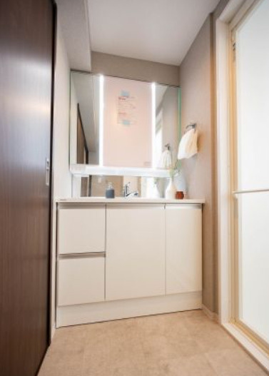 ライオンズマンション両国リバーステージの独立洗面台