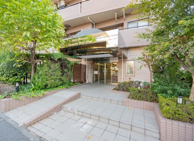 ライオンズマンション両国リバーステージのエントランス