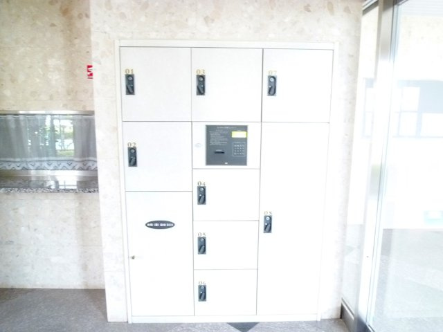 エヴァ諏訪野のその他共用部分|宅配BOX付きで不在時の荷物の受け取りに便利です☆