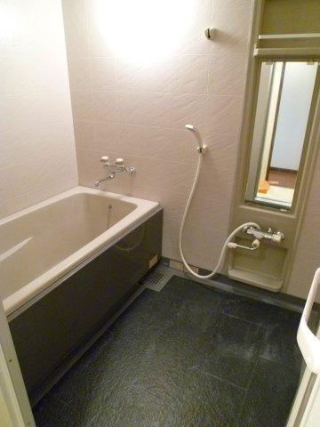 エヴァ諏訪野の浴室|きれいなお風呂です♪