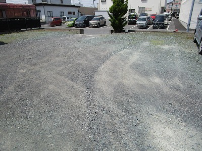 山子荘の駐車場|駐車スペースもあります