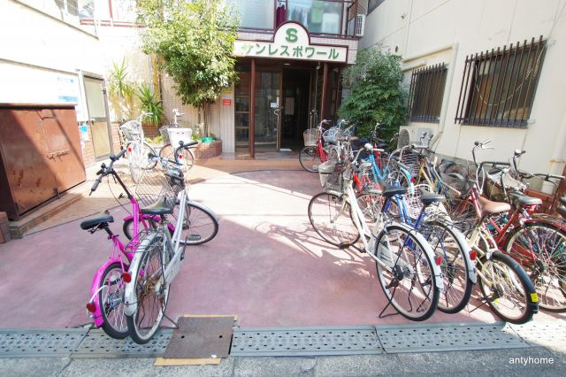 サンレスポワール天六　仲介手数料無料のエントランス
