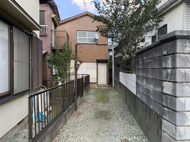 五香１丁目貸家Ａ棟のエントランス