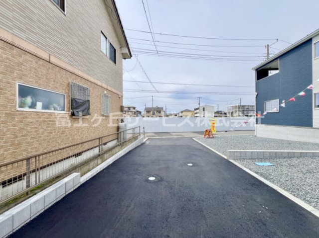 【前面道路含む現地写真】 | 沼津市大塚 15期 新築一戸建て 2号棟 | 前面道路含む現地写真です