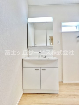 【独立洗面台】 | 沼津市西間門 9期 新築一戸建て | 独立洗面化粧台付き