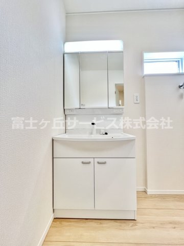 【独立洗面台】 | 沼津市西間門 9期 新築一戸建て | 独立洗面化粧台付き