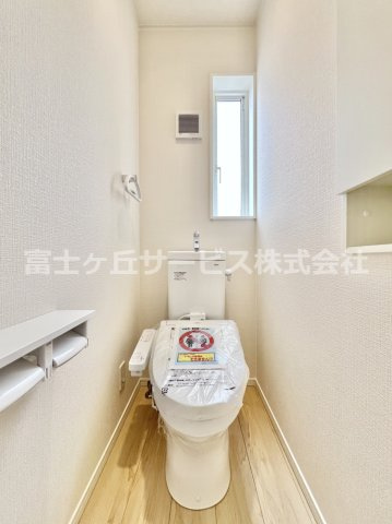 【トイレ】 | 沼津市西間門 9期 新築一戸建て | 2Fのトイレです