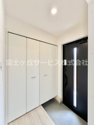 【玄関】 | 沼津市西間門 9期 新築一戸建て | 玄関です