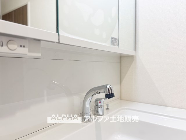 羽村市緑ヶ丘4丁目　全7棟の区画図|【House for sale】分譲地内の開発道路に面する住まい。見通しの良い道路計画で開放感も感じられ、家族の暮らしを穏やかに支える環境が整っています。