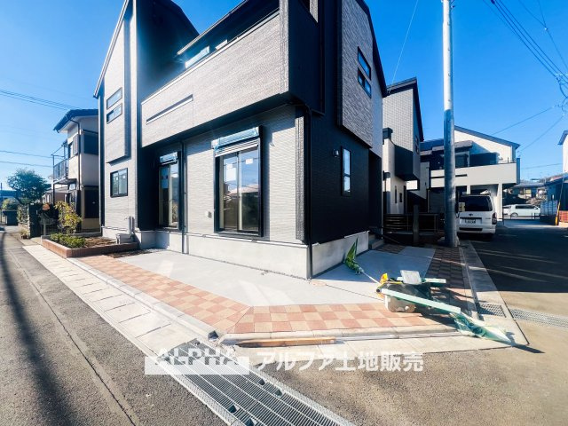 羽村市緑ヶ丘4丁目　全7棟の外観|【A home found by chance】
◆偶然見つけた物件で◆思わぬ空間を手に入れたい。愛を育み、人と出会い、新たな命に恵まれる。そんな未来を創造してぬくもりのある住空間を君と共有したい。
