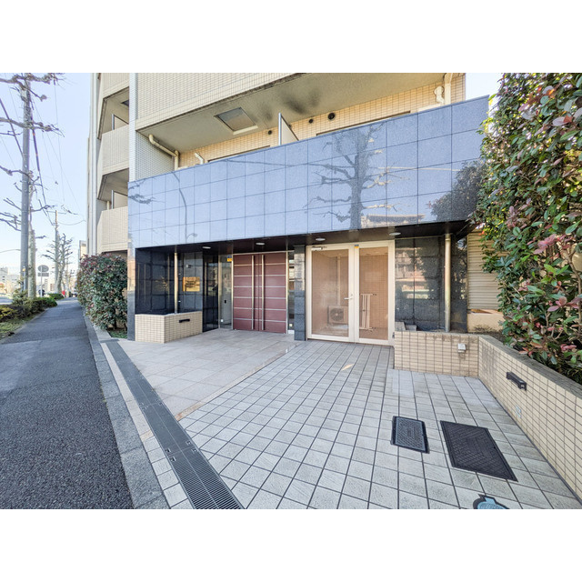 レジデンス新宿中落合のエントランス