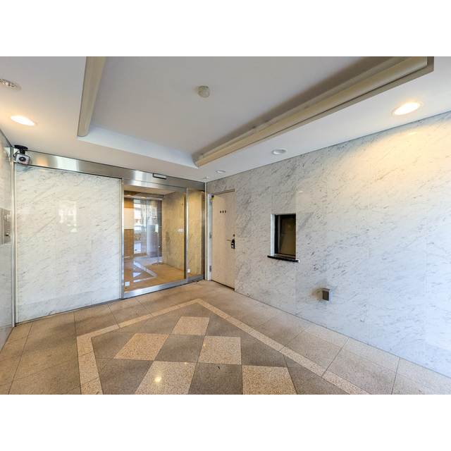 レジデンス新宿中落合のエントランス