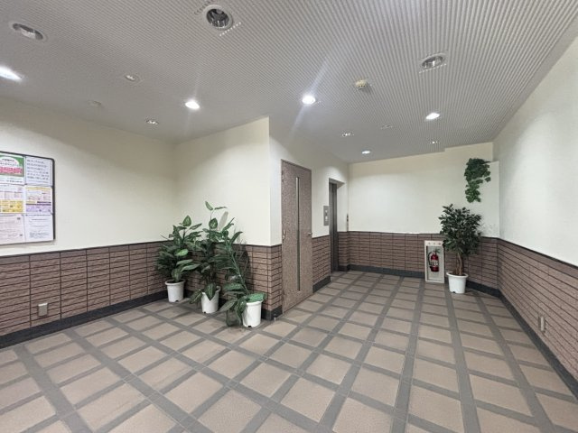 ダイアパレス元浅草Ⅱのエントランス