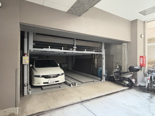 ダイアパレス元浅草Ⅱの駐車場