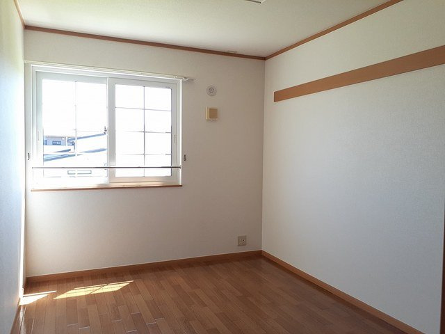 サイモンＳＥＶＥＮ　Ａの内装|明るい色調の室内です