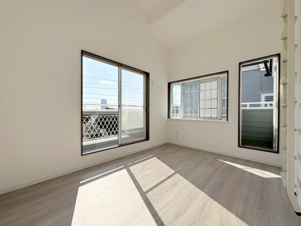 横浜市青葉区田奈町の中古一戸建の洋室