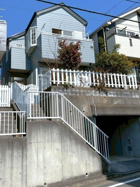 横浜市青葉区田奈町の中古一戸建の外観