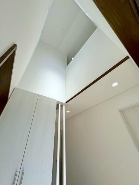 横浜市青葉区田奈町の中古一戸建の玄関