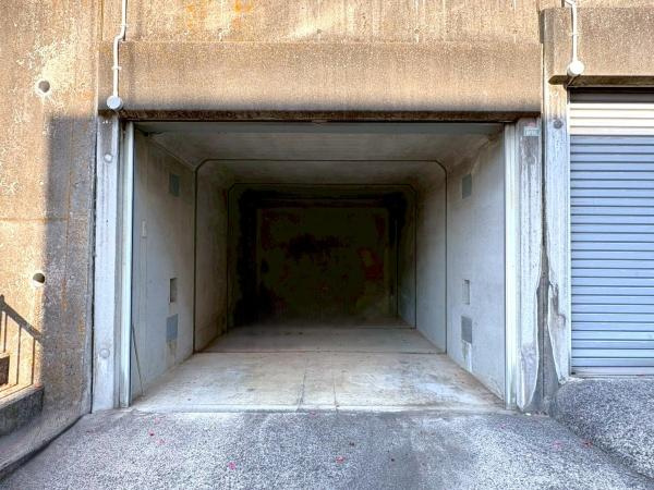 横浜市青葉区田奈町の中古一戸建の駐車場