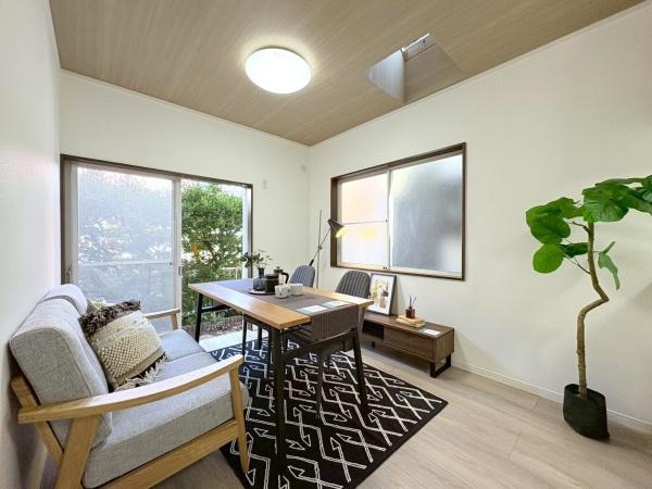 横浜市青葉区田奈町の中古一戸建の居間・リビング