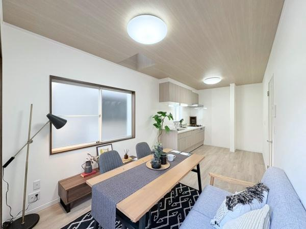 横浜市青葉区田奈町の中古一戸建の居間・リビング