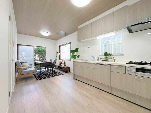 横浜市青葉区田奈町の中古一戸建の居間・リビング