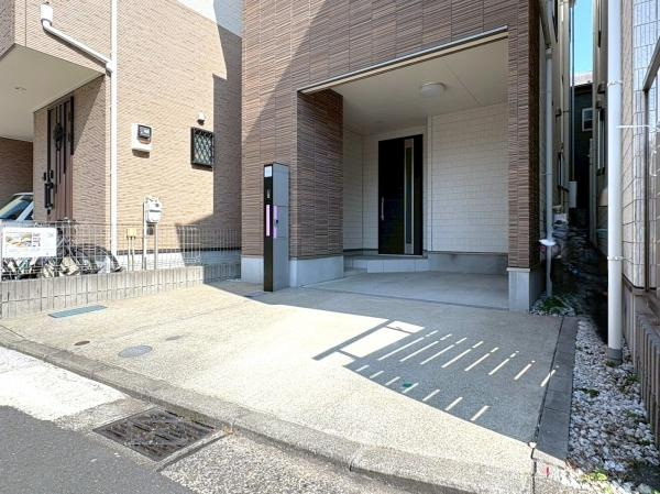 横浜市鶴見区大東町の中古一戸建の駐車場