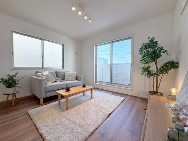 横浜市鶴見区大東町の中古一戸建の居間・リビング